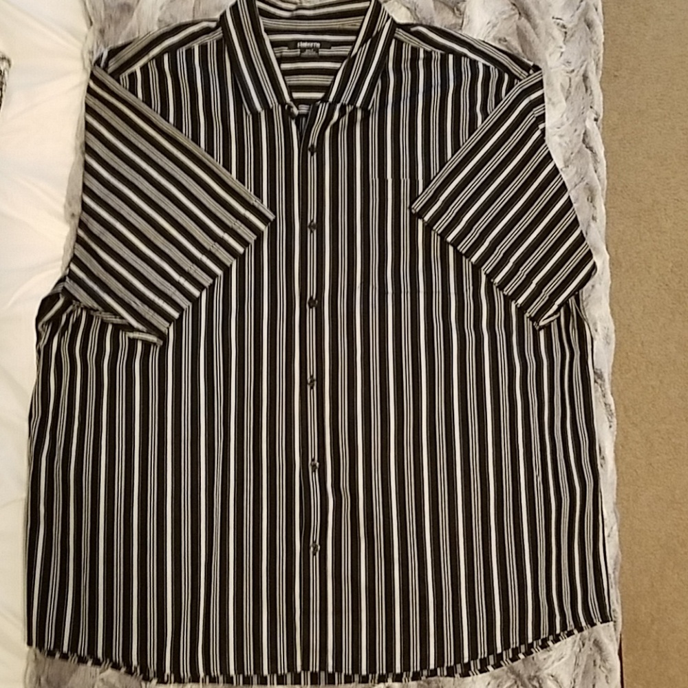 Button down short sleeve shirt